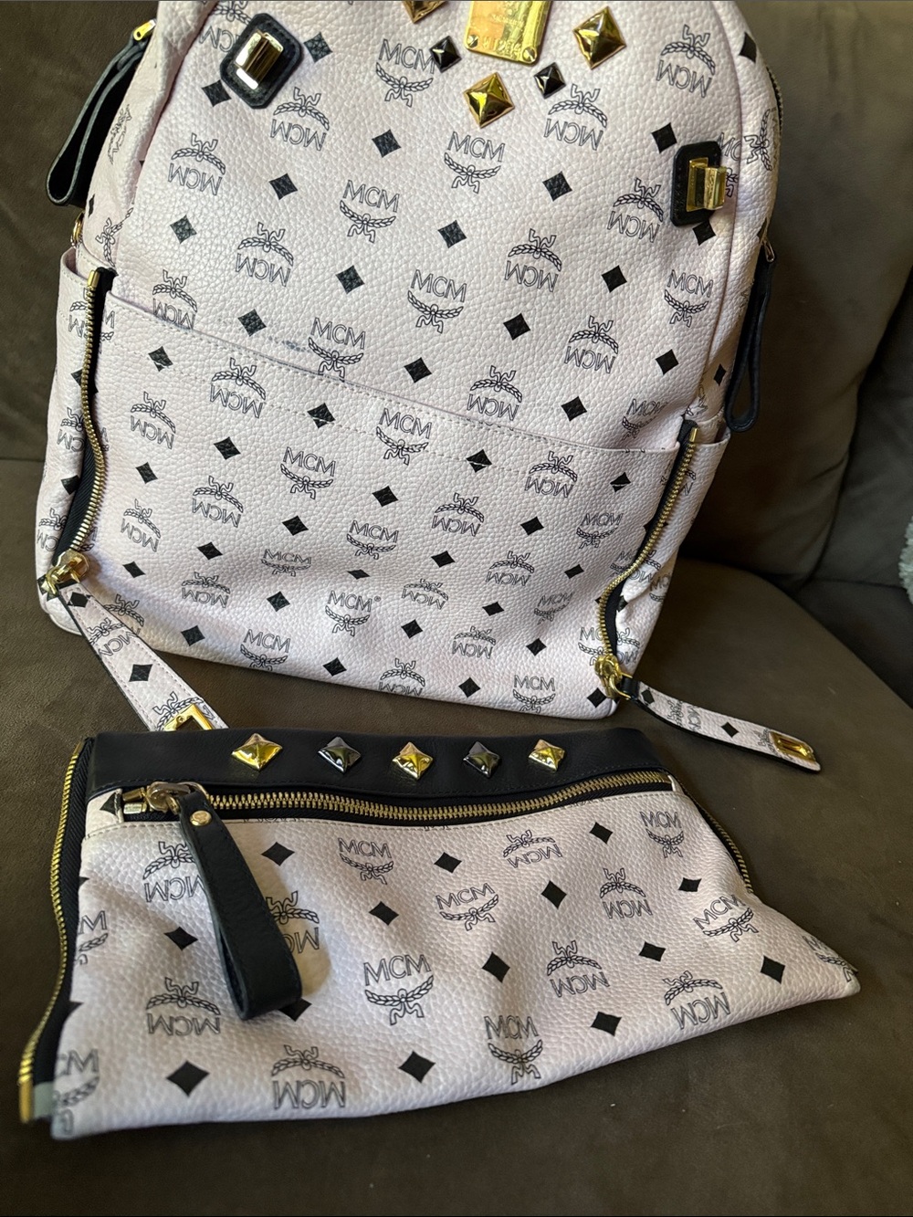 MCM LightPink Logo Black Trim Studded Leather Backpack Includes Detachable Pouch - Picture 3 of 17